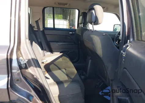 2015 Jeep Patriot Altitude Edition z USA, uszkodzony, nr VIN 1C4NJPBA5FD397854